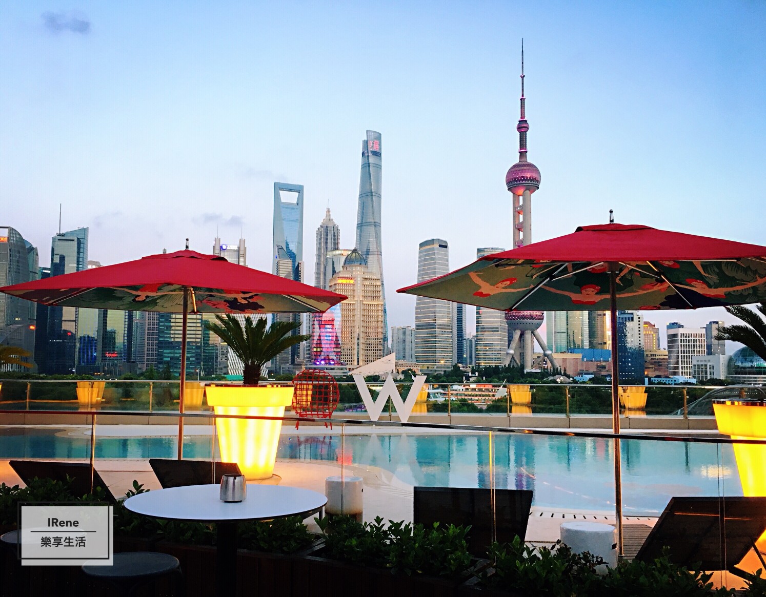 上海夜景酒吧-上海外灘W Hotel Wet Bar池畔酒吧